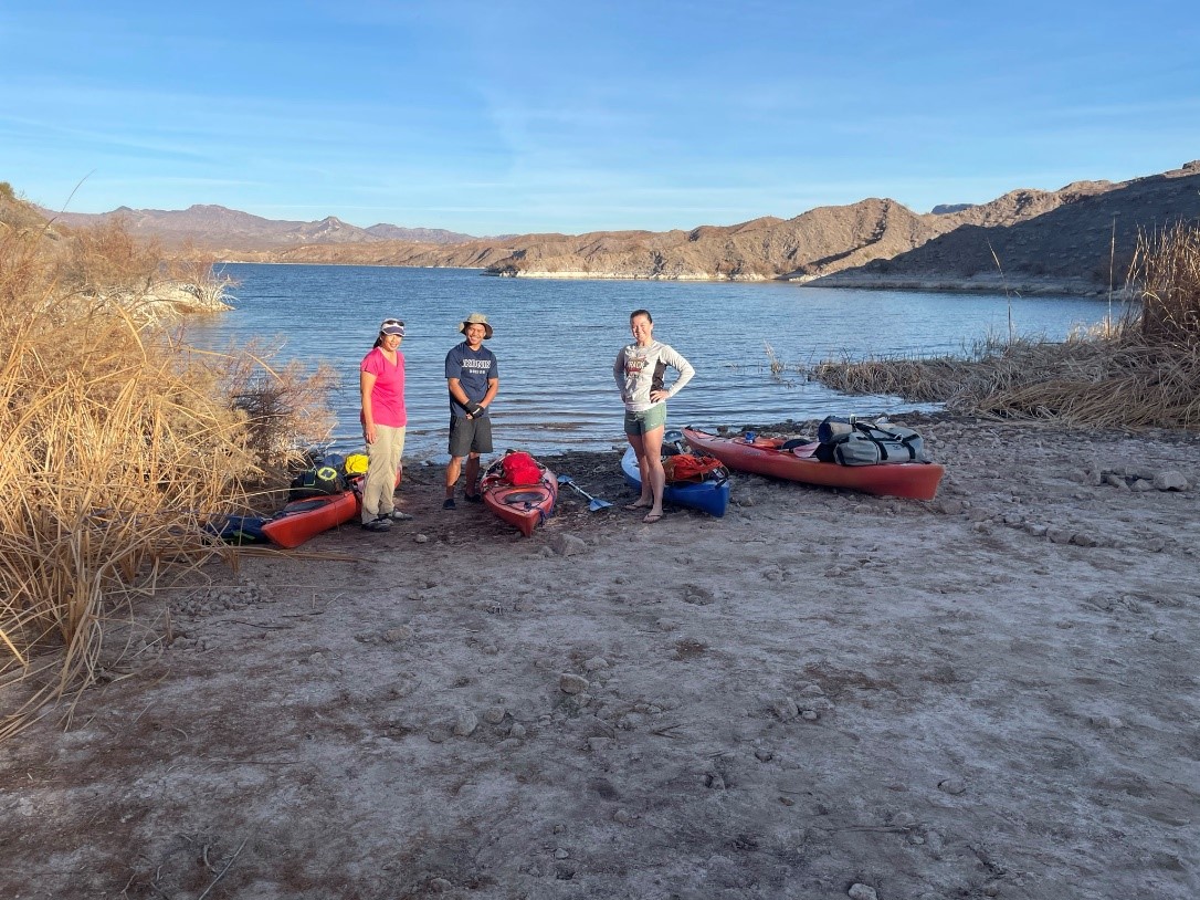 المخيم - على بعد أميال قليلة جنوب نيلسون لاندينج