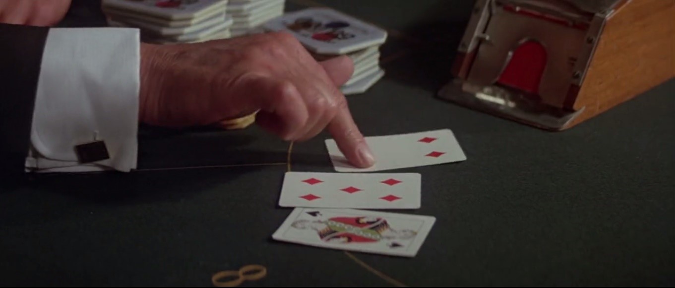 بوند يرسم أربعة