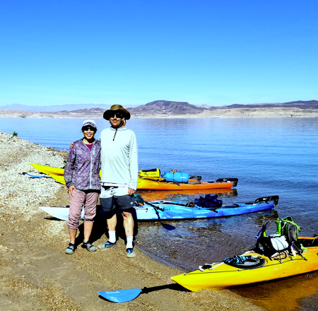 القبطان ومساعد القبطان في الرحلة