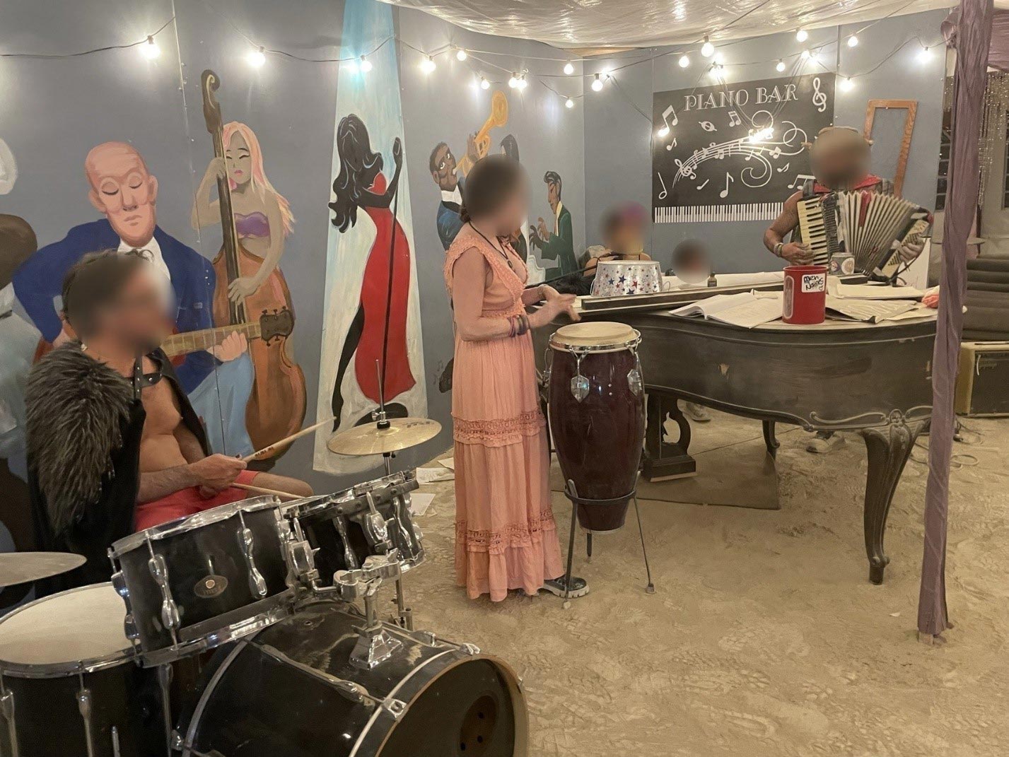 بار البيانو