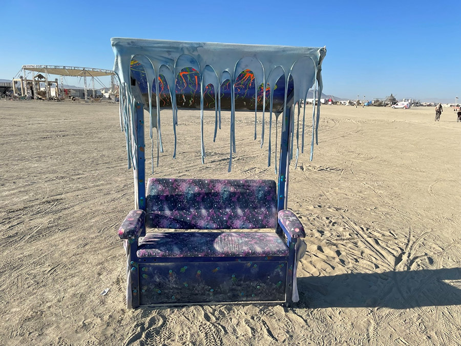 المقعد الأرجواني