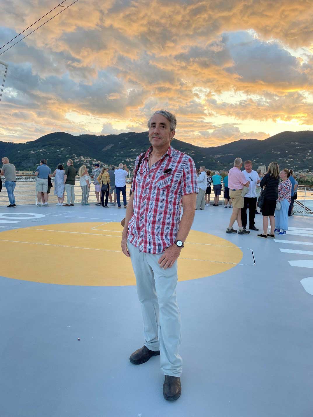 مهبط طائرات الهليكوبتر